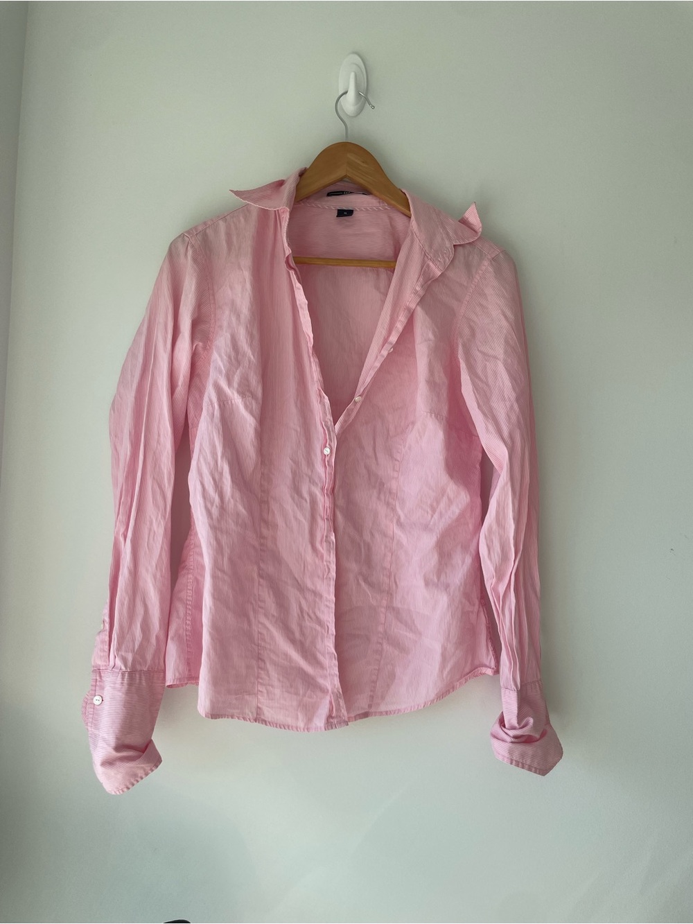 Gap Women's Pink Button-Down Shirt - Classic Collared Top